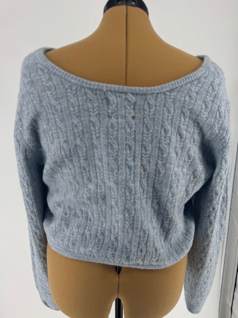 Light Blue Cable Knit Crop Sweater - Women - Picture 3 of 6